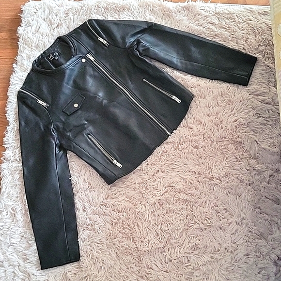 Black leather like jacket with pockets - Picture 2 of 3